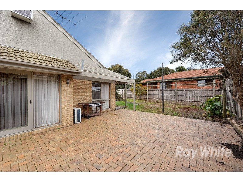 37 Valley View Crescent, Berwick VIC 3806