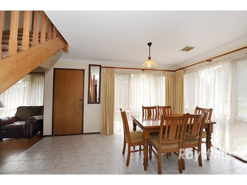 37 Valley View Crescent, Berwick VIC 3806