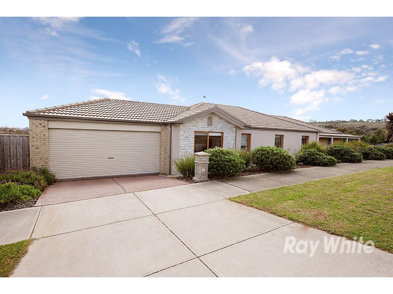 9 Fantail Way, Berwick VIC 3806
