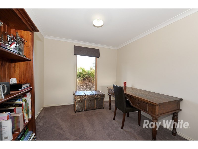 9 Fantail Way, Berwick VIC 3806