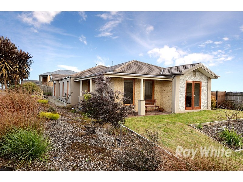 9 Fantail Way, Berwick VIC 3806