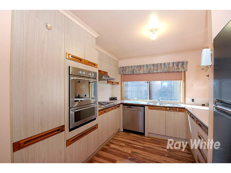 2 Kingsmere Drive, Berwick VIC 3806