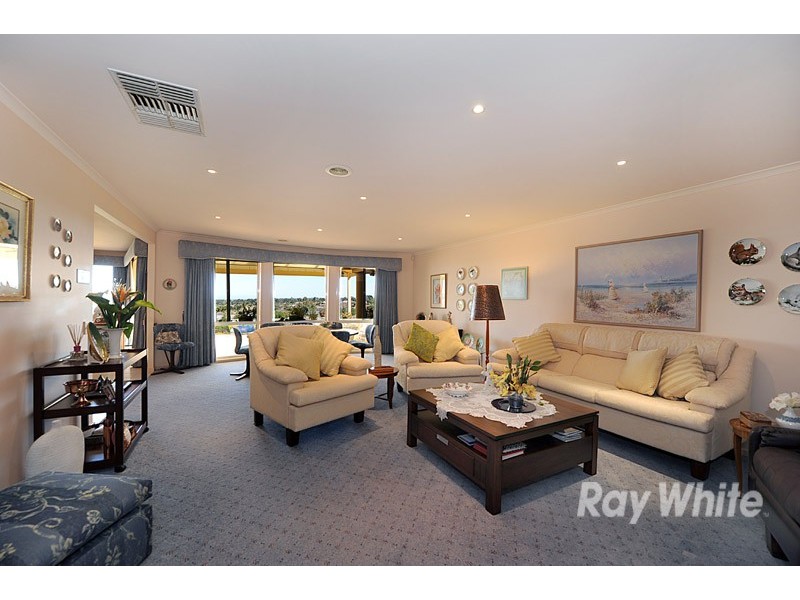 125 Montbrae Circuit, Narre Warren VIC 3805