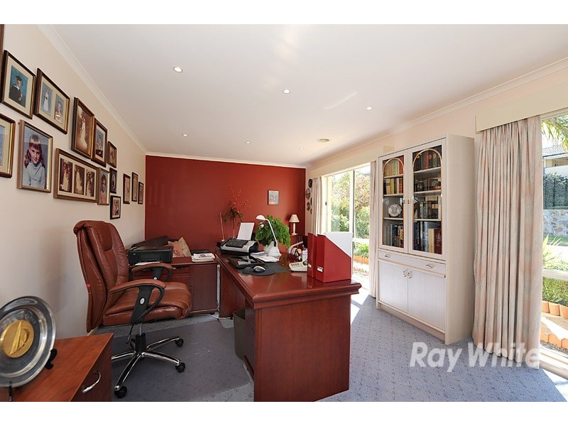 125 Montbrae Circuit, Narre Warren VIC 3805