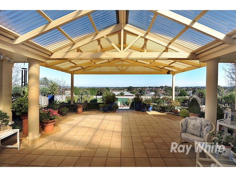 125 Montbrae Circuit, Narre Warren VIC 3805