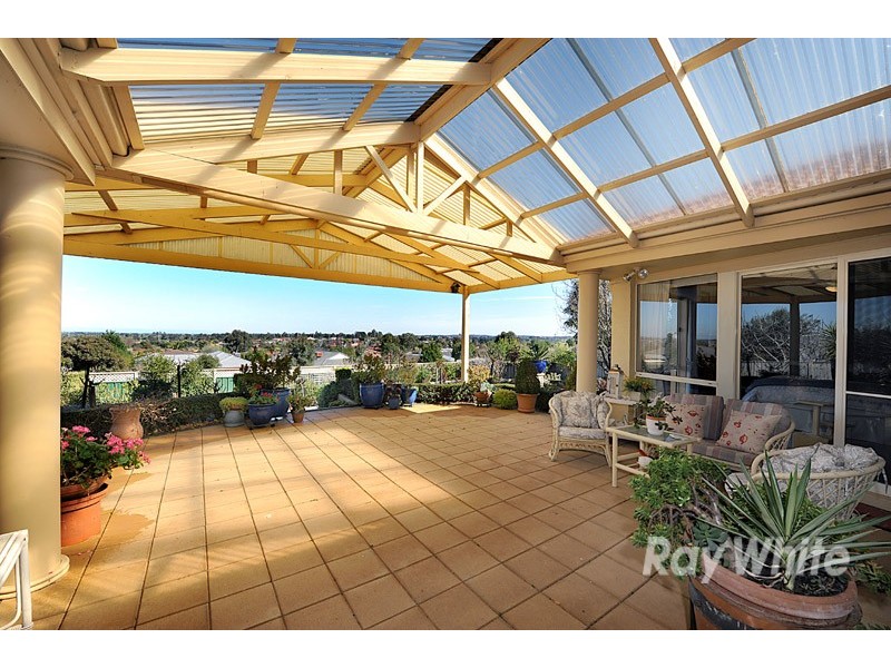 125 Montbrae Circuit, Narre Warren VIC 3805