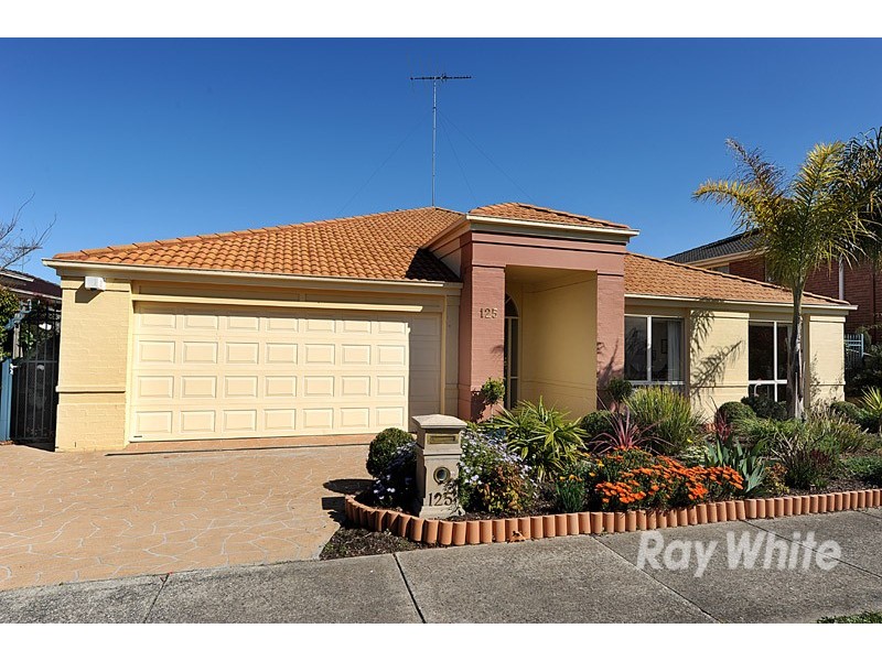125 Montbrae Circuit, Narre Warren VIC 3805