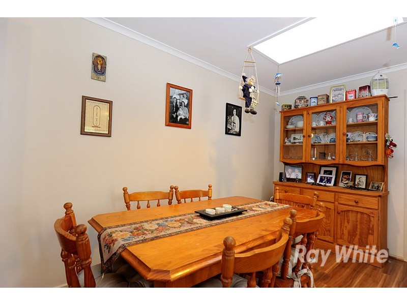 17 Warren Close, Narre Warren VIC 3805