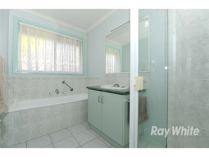 4 Onyx Court, Narre Warren VIC 3805