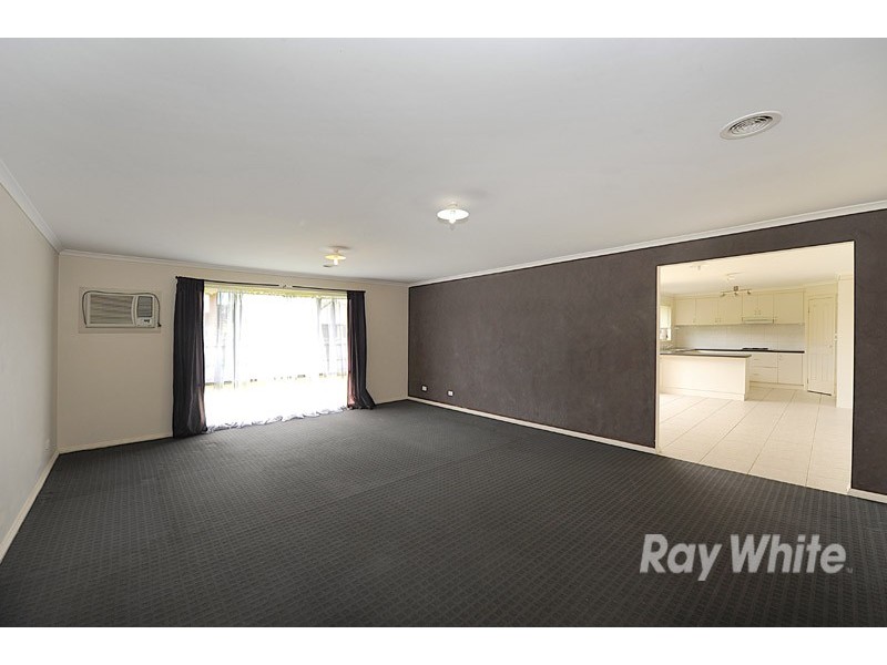 58 Sandalwood Drive, Pakenham VIC 3810