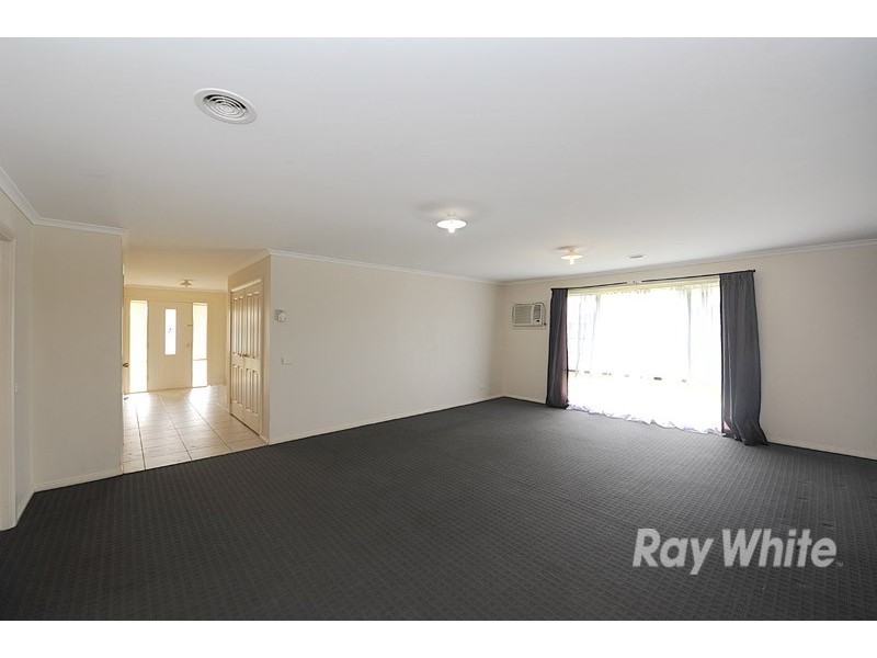 58 Sandalwood Drive, Pakenham VIC 3810