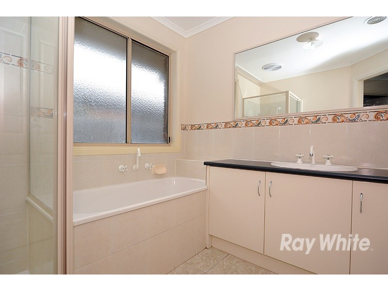 58 Sandalwood Drive, Pakenham VIC 3810