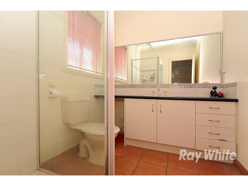 99 Oaklands Way, Pakenham VIC 3810