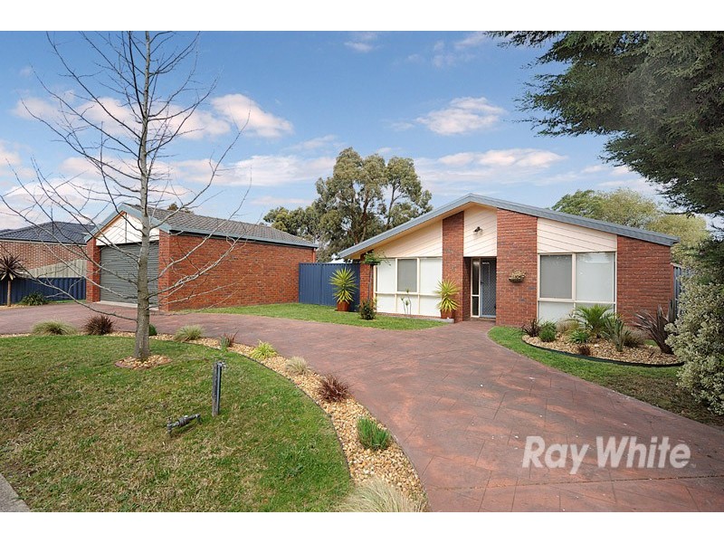 16 Leonie Court, Narre Warren VIC 3805