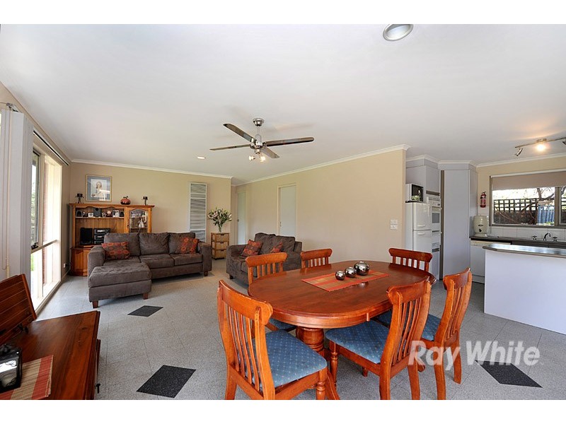 16 Leonie Court, Narre Warren VIC 3805