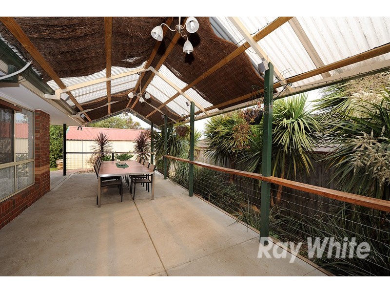 8 Gilbert Place, Berwick VIC 3806