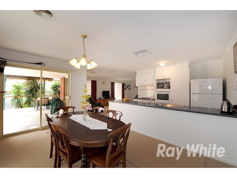 8 Gilbert Place, Berwick VIC 3806