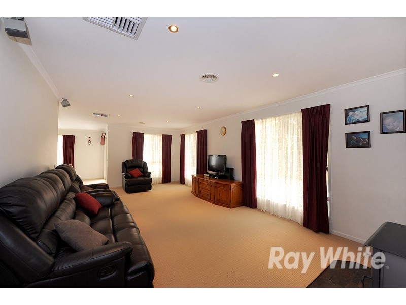 8 Gilbert Place, Berwick VIC 3806