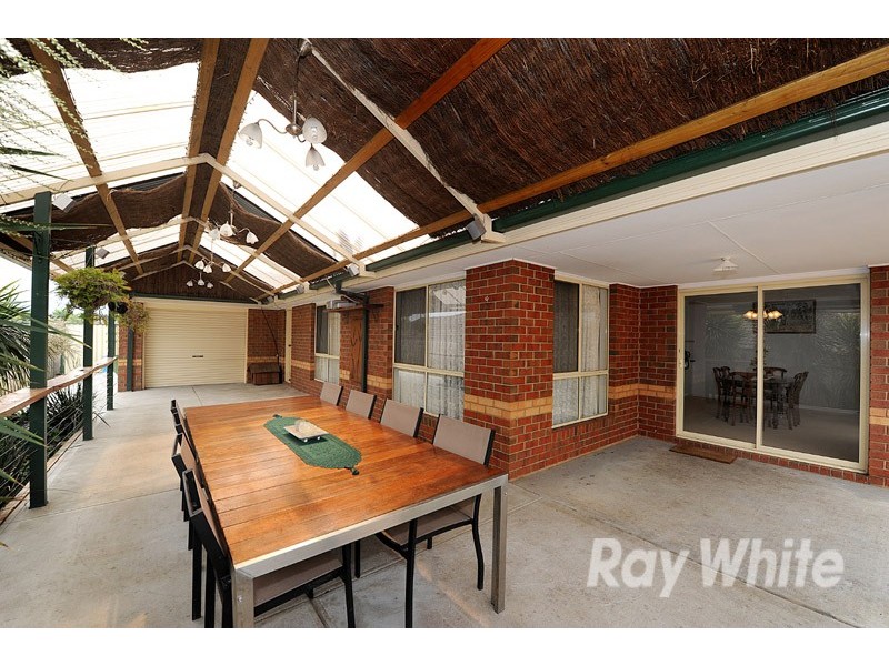 8 Gilbert Place, Berwick VIC 3806