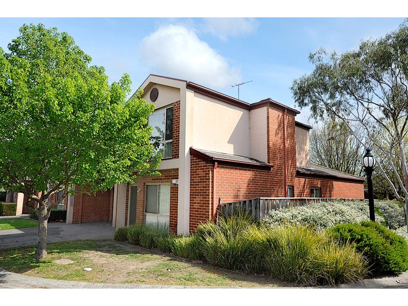 30/12 Grant Close, Berwick VIC 3806