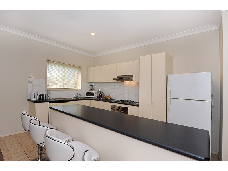 30/12 Grant Close, Berwick VIC 3806