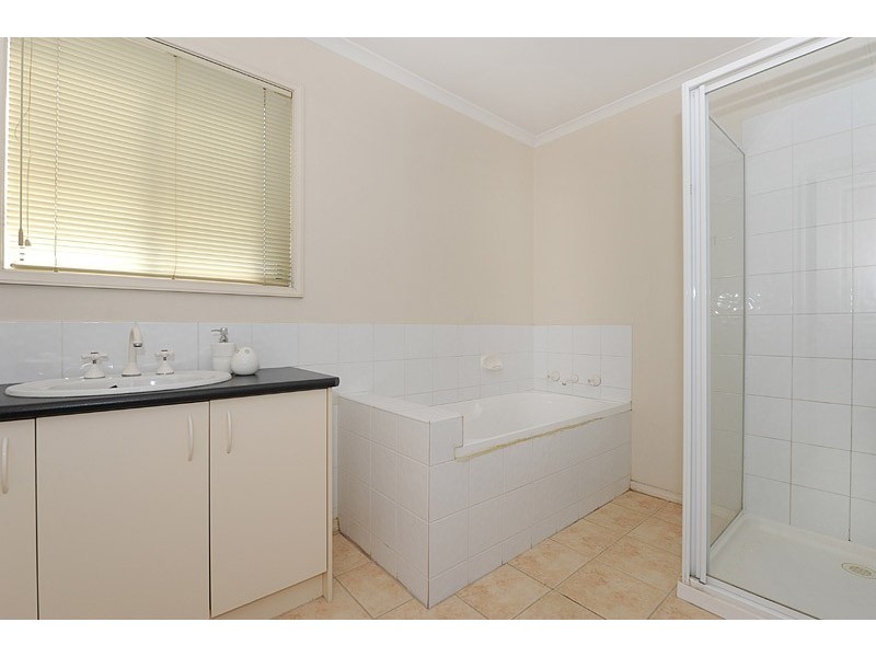 30/12 Grant Close, Berwick VIC 3806