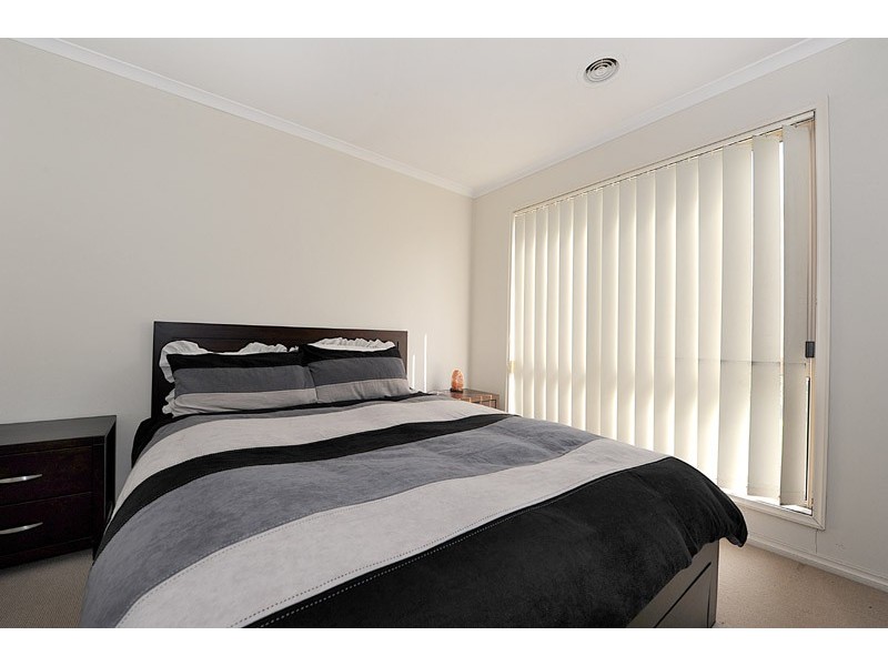 30/12 Grant Close, Berwick VIC 3806