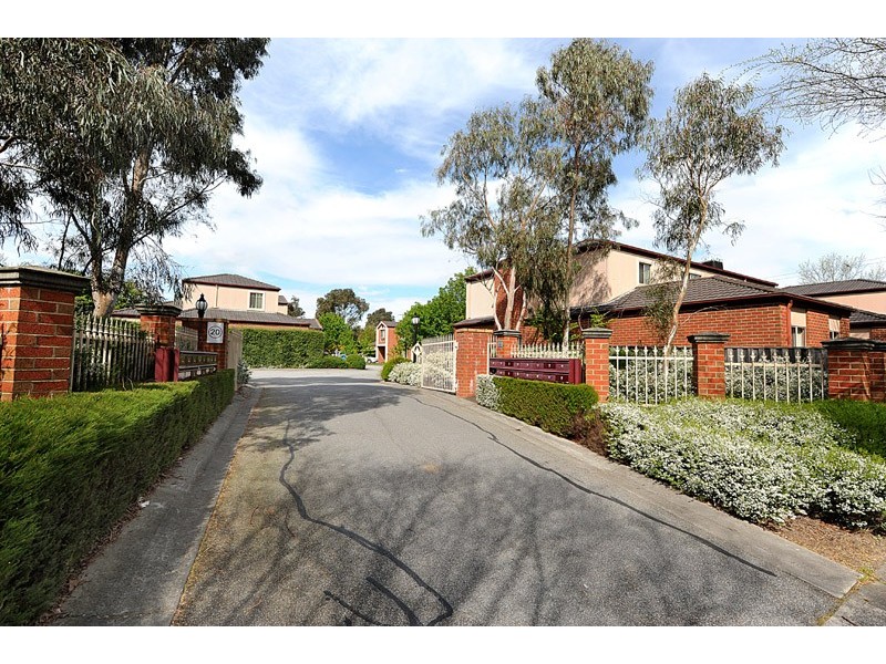 30/12 Grant Close, Berwick VIC 3806