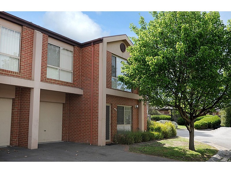 30/12 Grant Close, Berwick VIC 3806