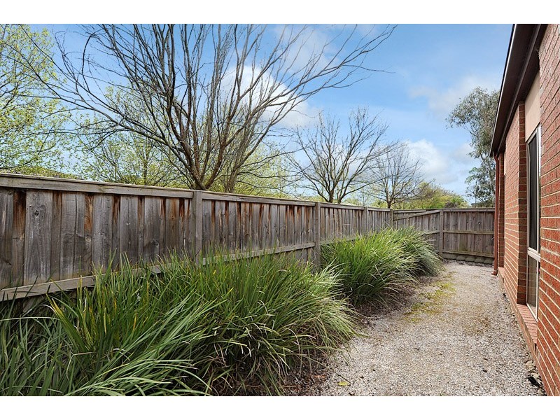 30/12 Grant Close, Berwick VIC 3806