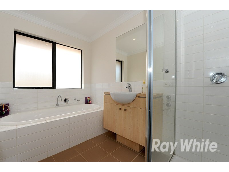 63 Meridian Circuit, Berwick VIC 3806