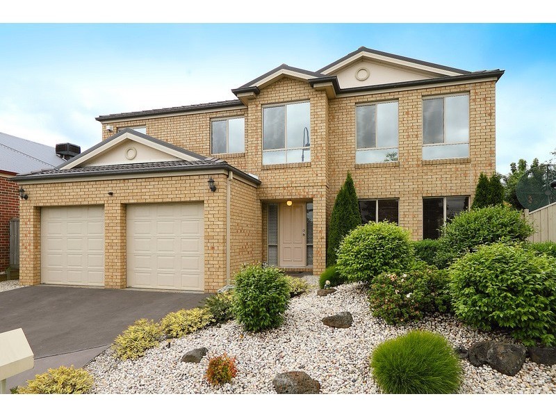 18 Ridgemont Drive, Berwick VIC 3806