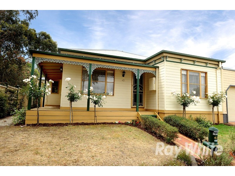 43 Jerilderie Drive, Berwick VIC 3806