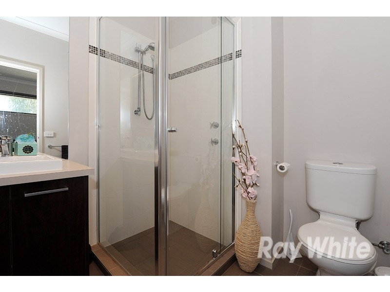 8 Kilburn Place, Pakenham VIC 3810