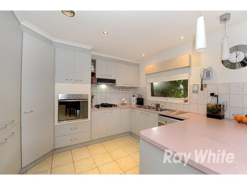 17 Lewisham Close, Hampton Park VIC 3976