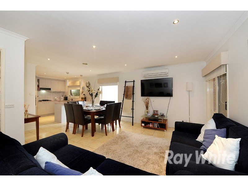 17 Lewisham Close, Hampton Park VIC 3976