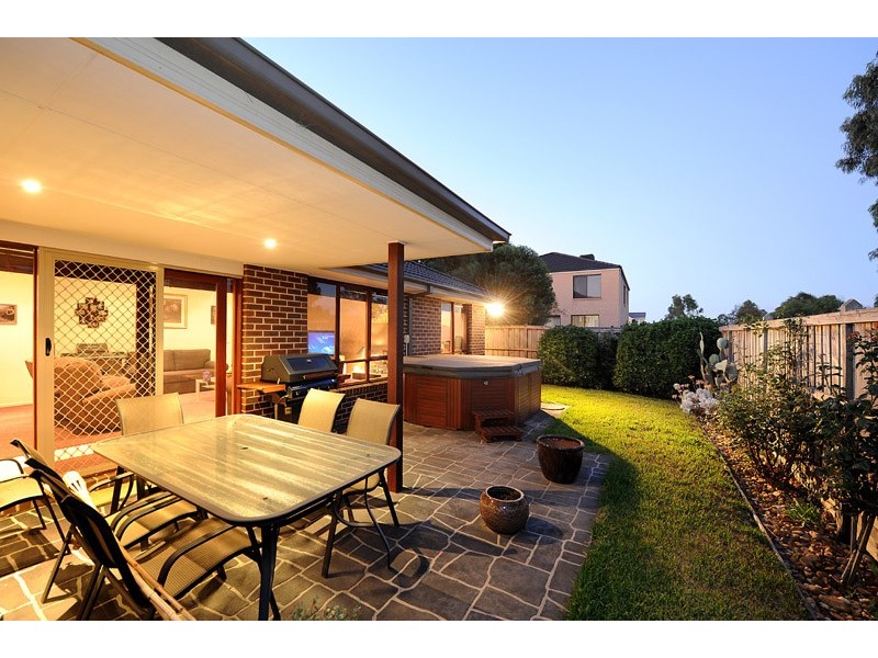 10 Viewgrand Drive, Berwick VIC 3806