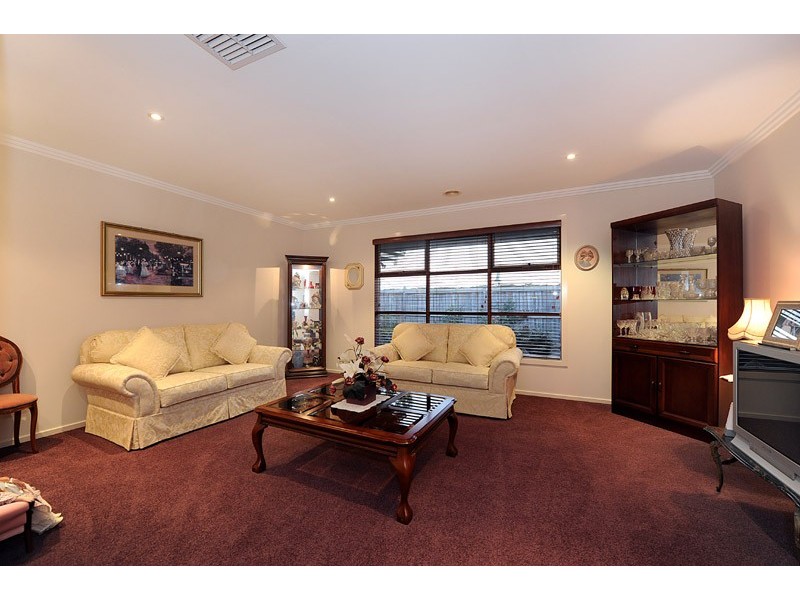 10 Viewgrand Drive, Berwick VIC 3806