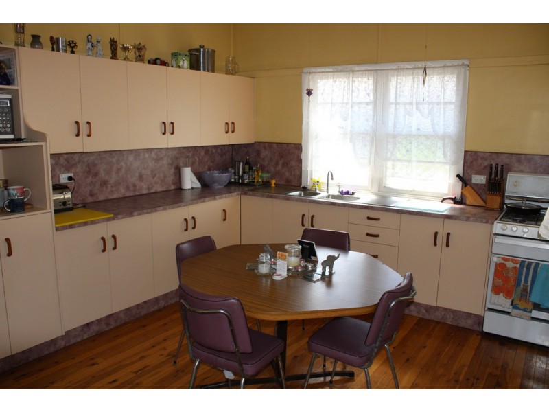 87 Pratten Street, Dalby QLD 4405