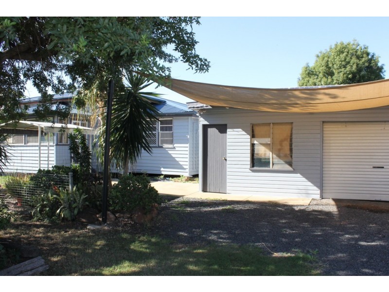 87 Pratten Street, Dalby QLD 4405