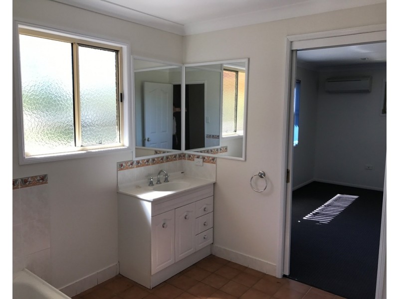 9 Jackara Court, Dalby QLD 4405