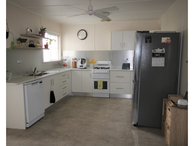 1 Geisel Street, Dalby QLD 4405