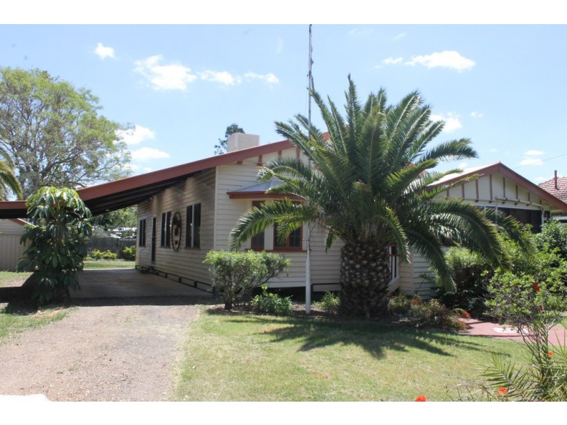 60 Pratten Street, Dalby QLD 4405