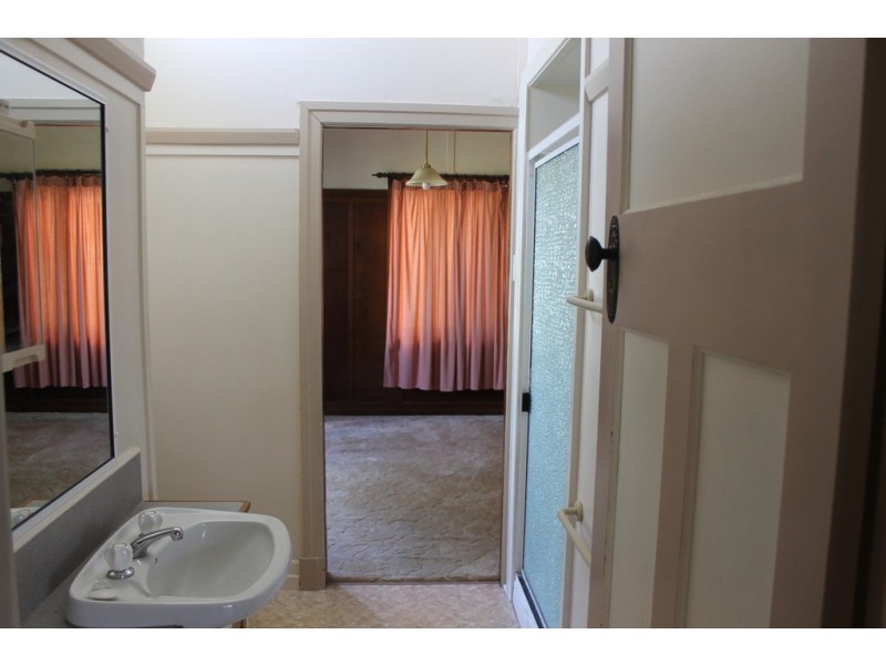 60 Pratten Street, Dalby QLD 4405