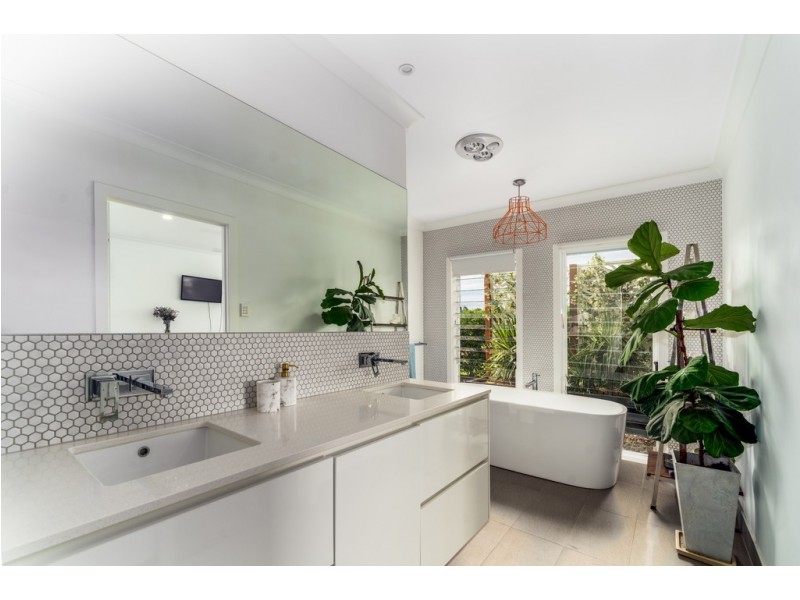 2 Banjo Patterson Place, Dalby QLD 4405