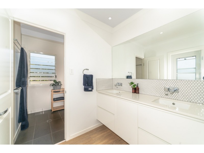 2 Banjo Patterson Place, Dalby QLD 4405