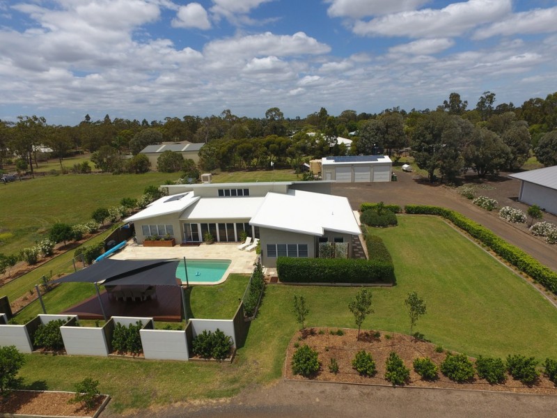 2 Banjo Patterson Place, Dalby QLD 4405