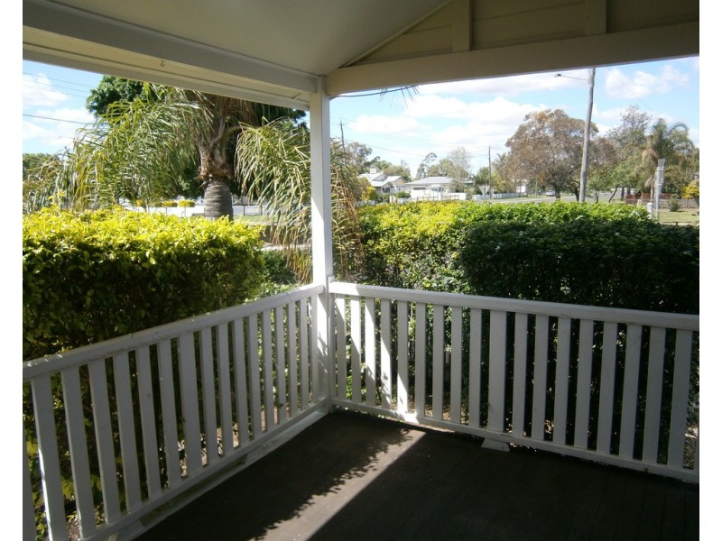 82 Edward Street, Dalby QLD 4405