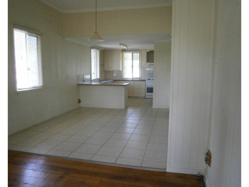 82 Edward Street, Dalby QLD 4405