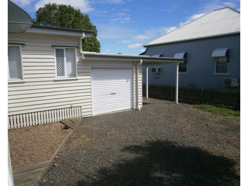 82 Edward Street, Dalby QLD 4405